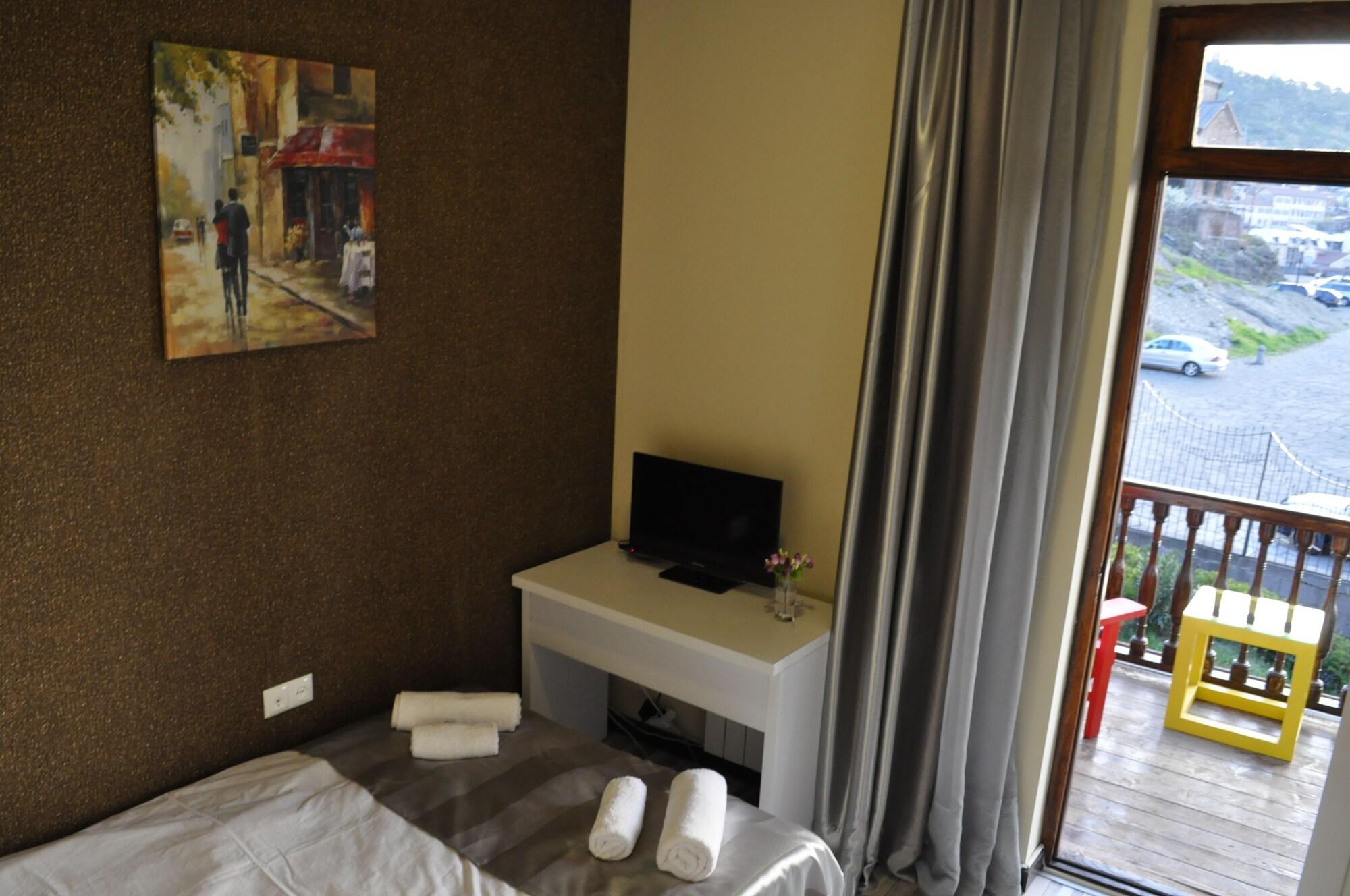 Tiflis Metekhi Hotel Exteriör bild