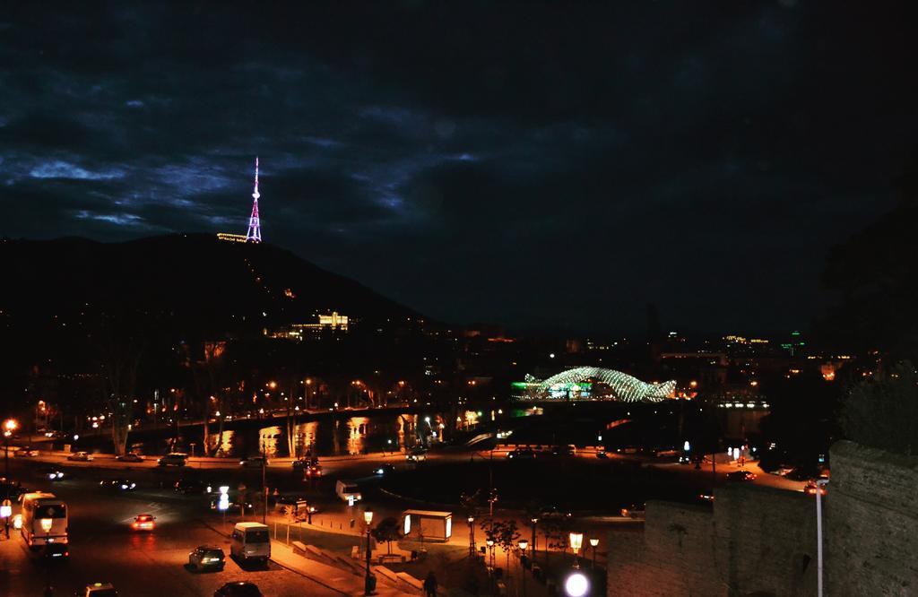 Tiflis Metekhi Hotel Exteriör bild